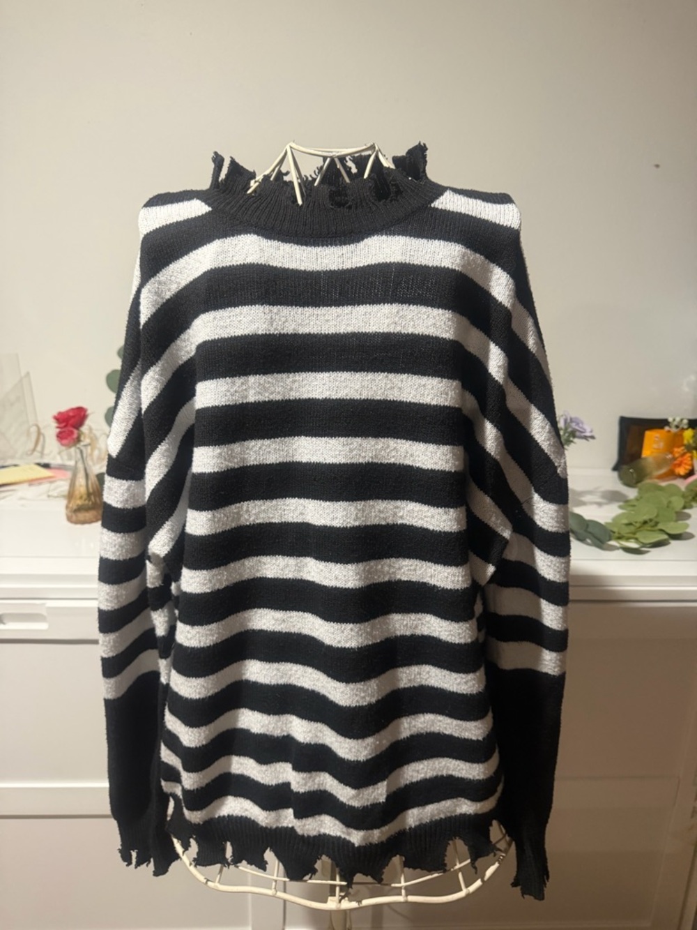 ROMWE Black & White Distressed Striped Crewneck Sweater